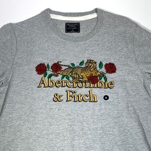 Abercrombie and Fitch Size M Heavy Knit Ultra Soft Embroidered T-Shirt